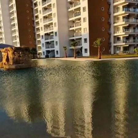 Sea&mountains View Royal Life Residence, Trikomo, Long Beach, Northern C Y P R U S Apartamento